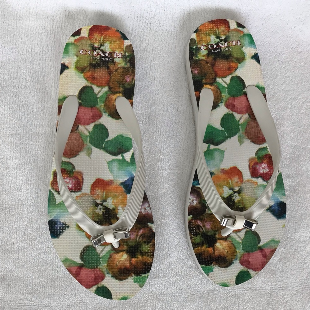 Coach Sandals Amel Signature Flip Flops Womens 7 Silver Bow White original box